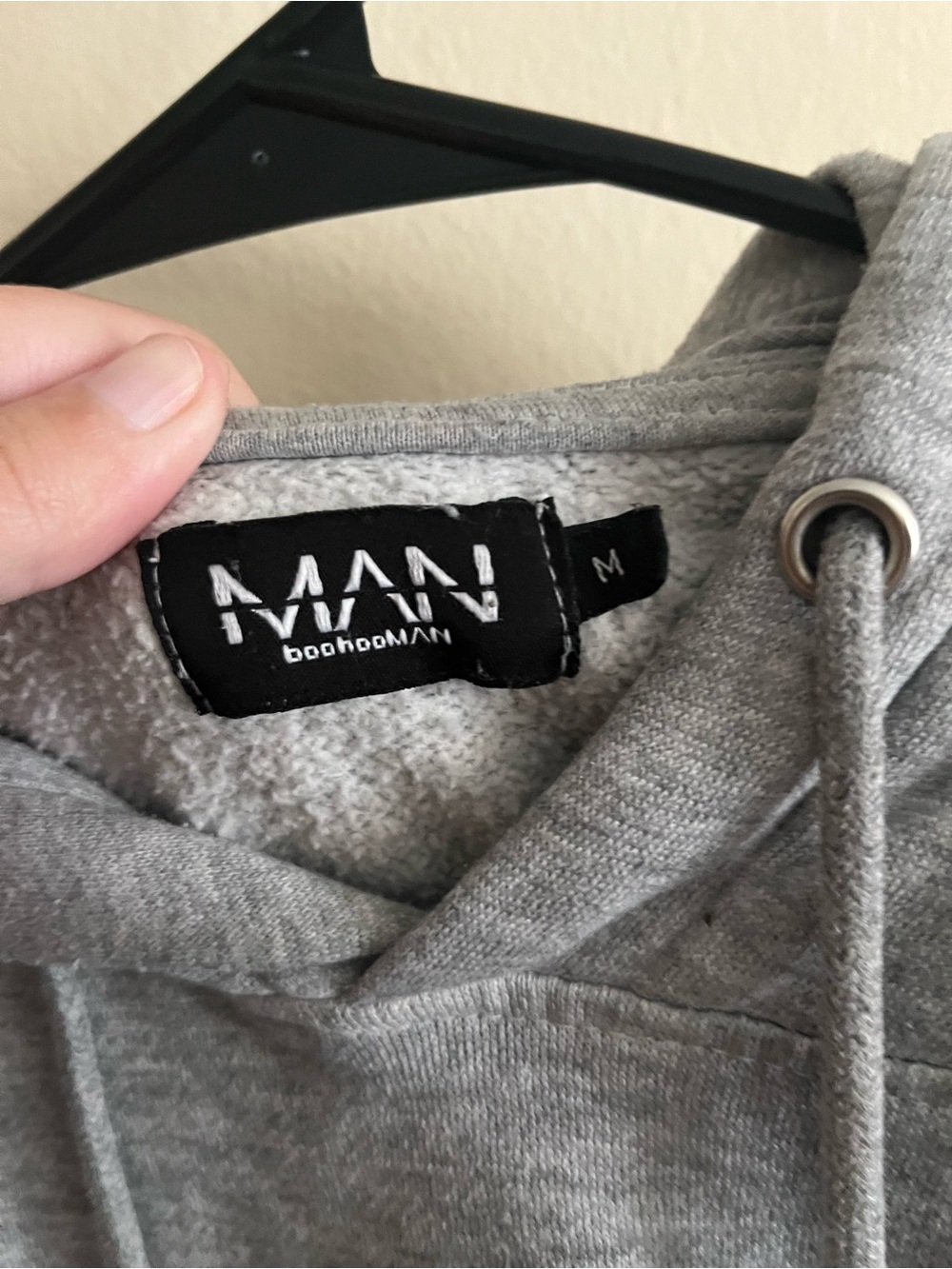 Boohoo Man Script Hooded Sweatshirt - Picture 7 of 9